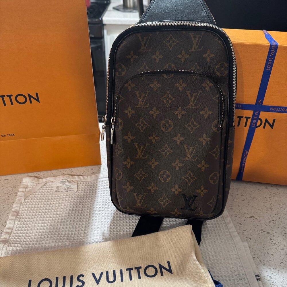 Louis Vuiton Mens Avenue Sling -bag